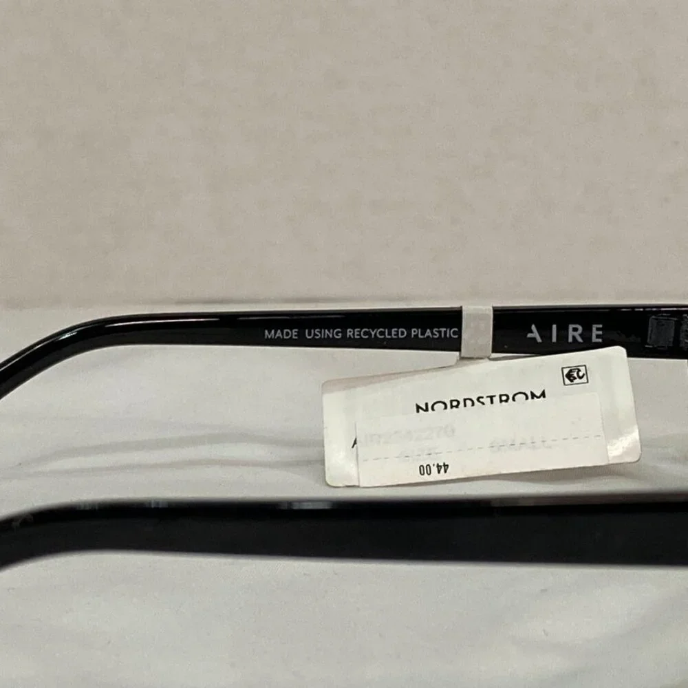 AIRE Fornax Oval Black Frame Retro Gradient Lens Sunglasses Black One Size